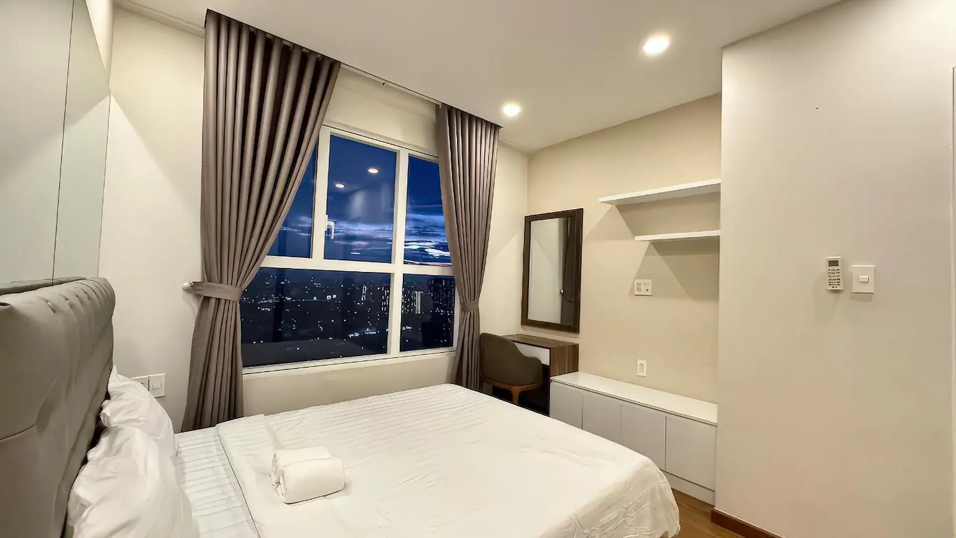 Genius Saigon - Sunrise City View D7 Ho Chi Minh City Apartment