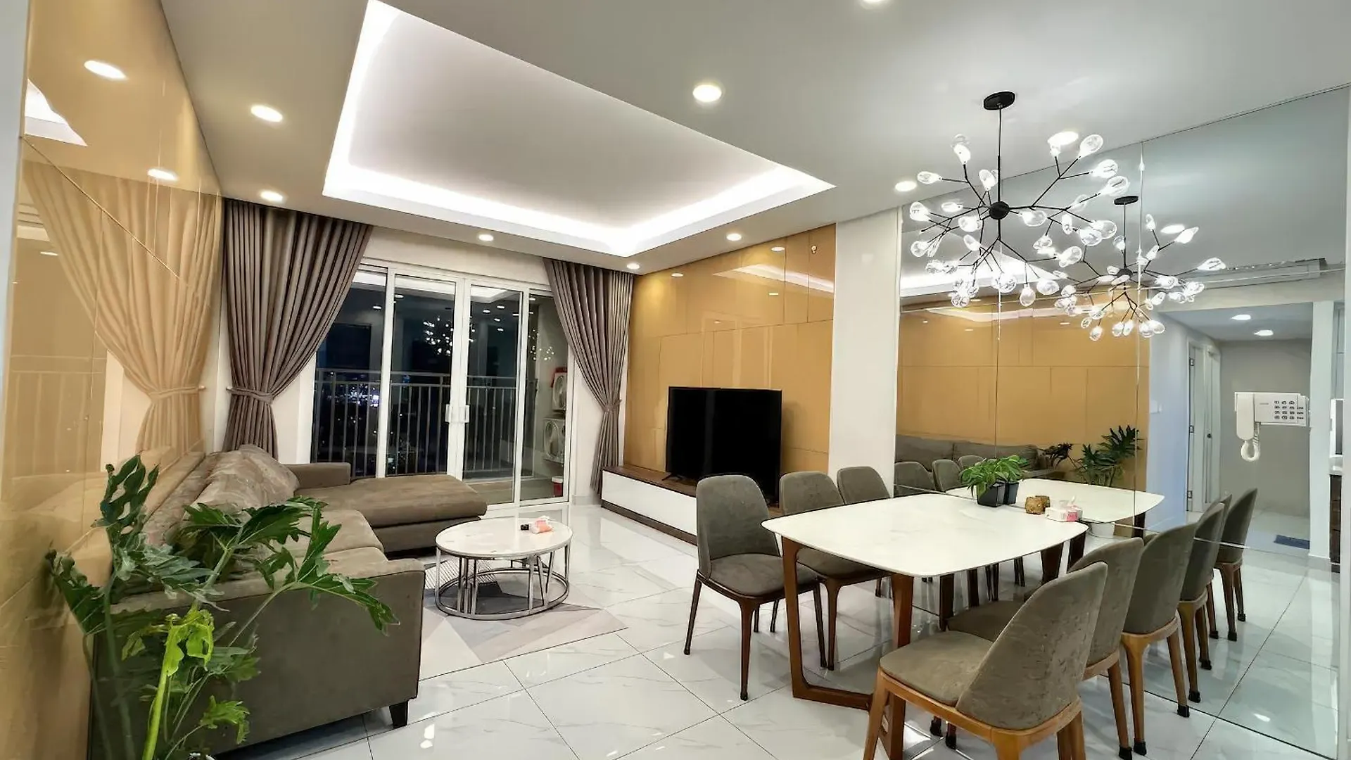 Genius Saigon - Sunrise City View D7 Ho Chi Minh City Apartment